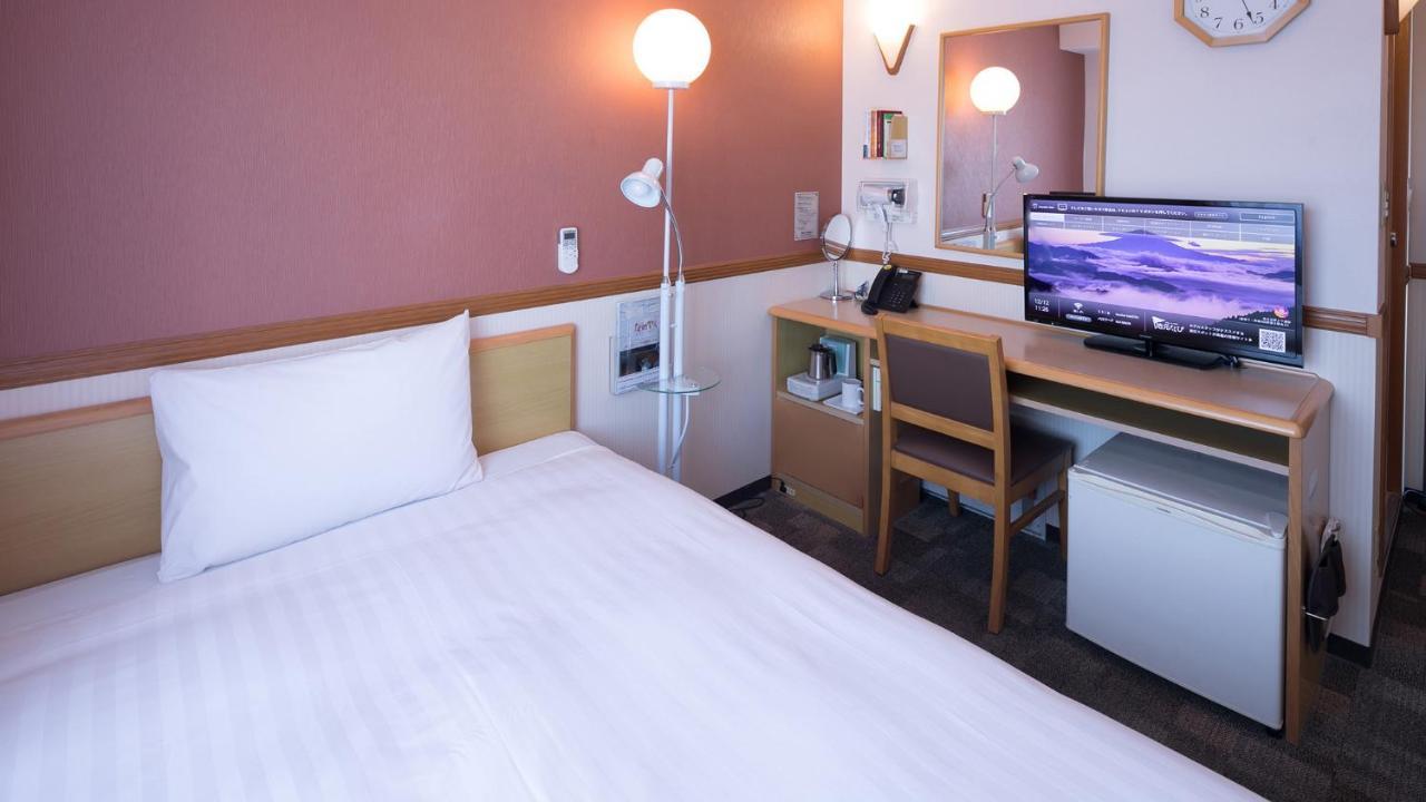 Toyoko Inn Aizuwakamatsu Ekimae Екстер'єр фото