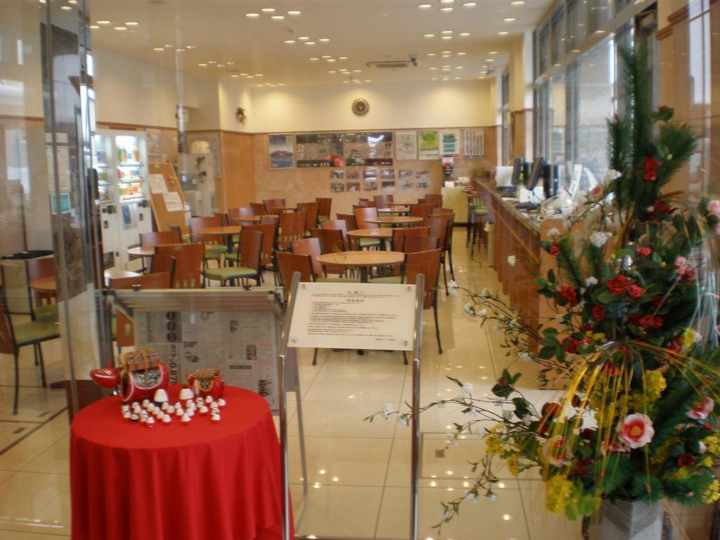 Toyoko Inn Aizuwakamatsu Ekimae Екстер'єр фото